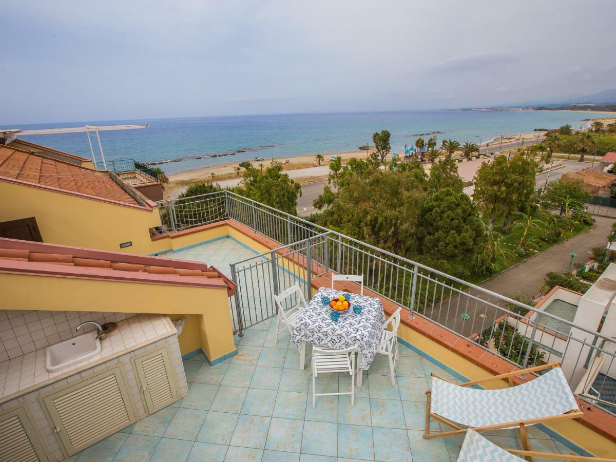 Golfo Di Tindari Apartments Falcone Buitenkant foto