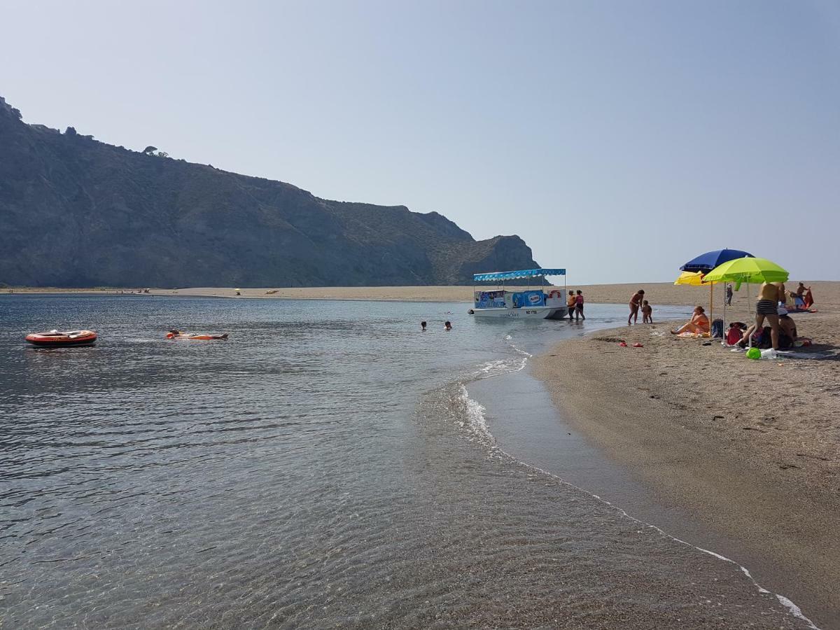 Golfo Di Tindari Apartments Falcone Buitenkant foto